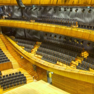 Główna sala koncertowa wyposażona w fotele 