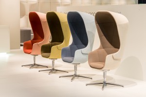 Niesamowite krzesła biurowe - trendy z targów "Orgatec"