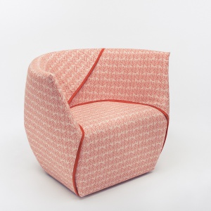 Fotel Ume zaprojektowany przez Maję Ganszyniec dla marki Comforty.