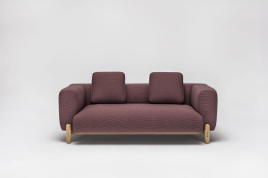 Sofa ze skandynawskimi detalami