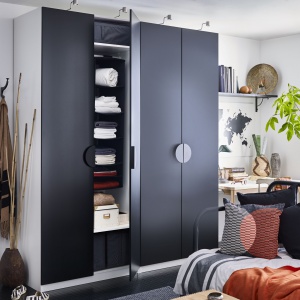 Szafa IKEA Pax Tanem. Fot. IKEA