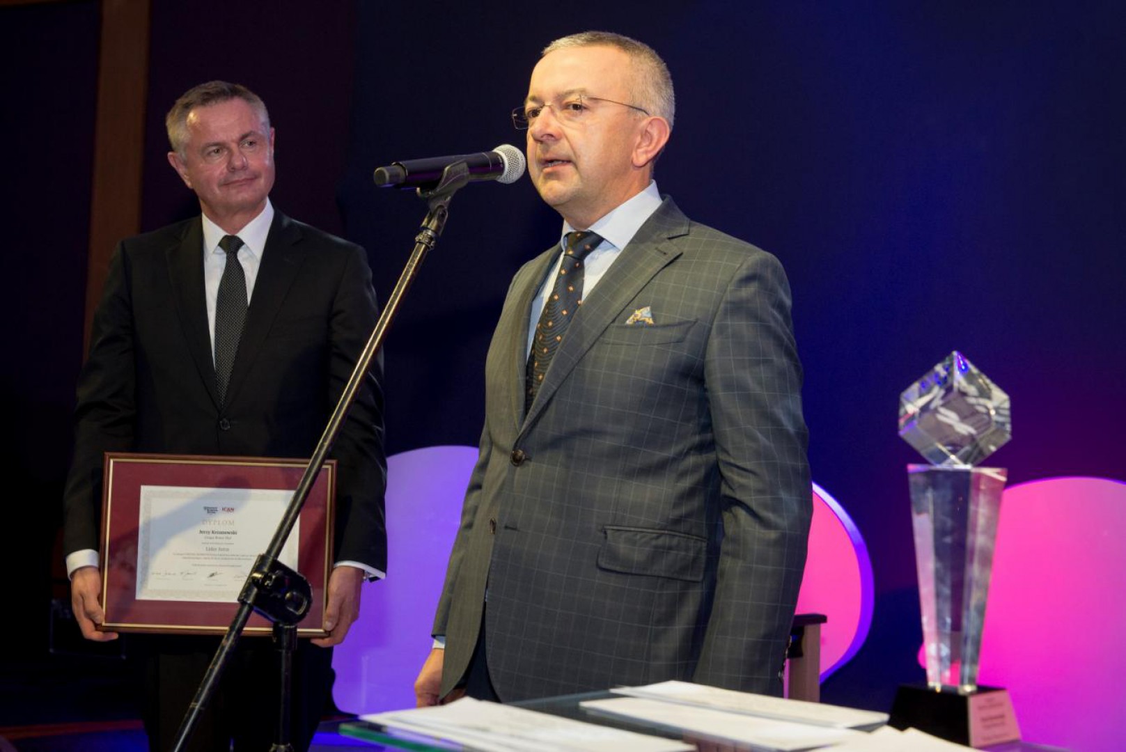 Adam i Jerzy Krzanowscy, właściciele Grupy Nowy Styl, zostali uhonorowani tytułem Liderów Jutra. Fot. ICAN Institute