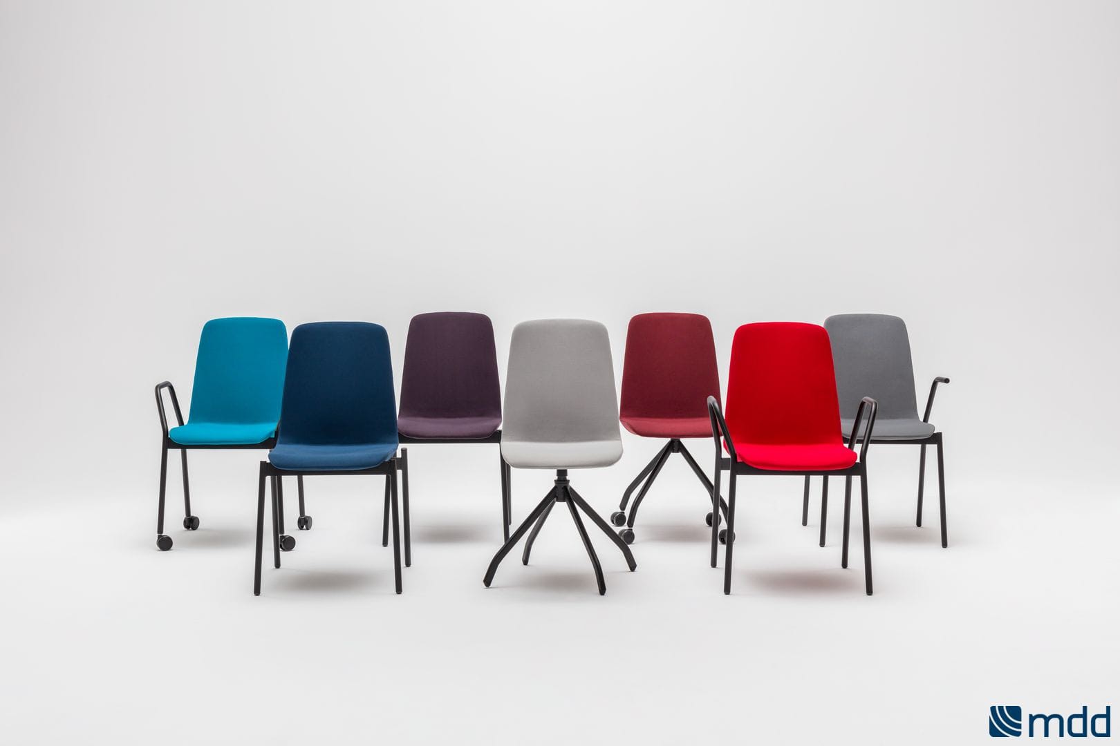 Krzesła Ultra z oferty firmy MDD. Projekt: Krystian Kowalski. Fot. MDD