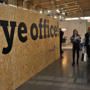 Firmy Noti i Balma przygotowały wystawę pod prowokacyjnym tytułem „Bye, bye office”. Fot. Mariusz Golak
