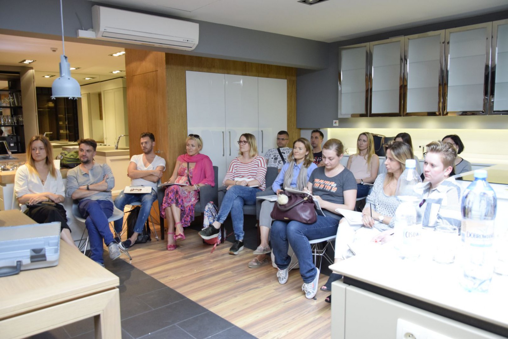 Kurs projektowania wnętrz, prowadzony przez szkołę Creator, w warszawskim Home Concept. Fot. Home Concept