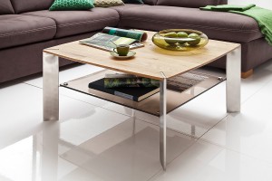 Drewniany stolik z nogami ze stali