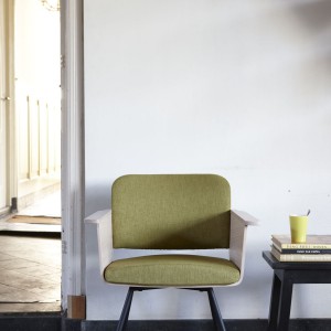 Krzesła holenderskiej marki Spoinq. Fot. Spoinq/BM Housing