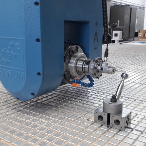 System autokalibracji do wieloosiowych maszyn CNC