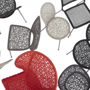 Krzesła wykonane ze sznurkowej plecionki na metalowej konstrukcji. Fot. Gaga Design