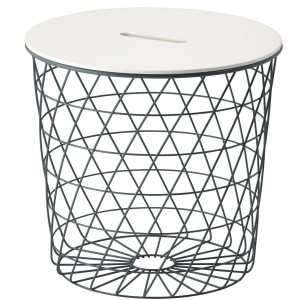 Stolik Kvistbro w formie kosza. Fot. IKEA
