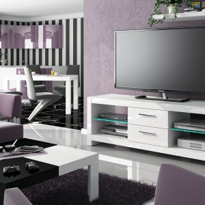 Szafka „Andora” z oferty firmy Hubertus Design – ze szklanymi półkami i podświetleniem LED. Fot. Hubertus Design