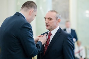 Jan Szynaka odznaczony za wybitne zasługi dla polskiej gospodarki