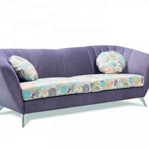 Sofa „Vittorio” (Stagra) nie ma funkcji spania, za to jest komfortowym meblem do siedzenia. Fot. Stagra