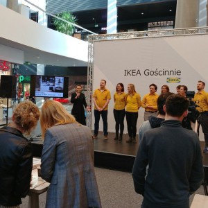 IKEA Gościnnie to czasowy punkt spotkań i inspiracji dla klientów, dzięki któremu IKEA dociera do mieszkańców miast, w których nie ma swoich stacjonarnych sklepów. Fot. IKEA