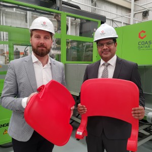 Jakub Rachfalik, dyrektor zarządzający marką Forum Seating, i Nishad Azeem PMP, prezes Coastal Qatar. Fot. Materiały prasowe