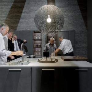 Monolityczne bryły kuchni Leicht. Fot. Salone del Mobile, Milano