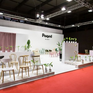Stoisko firmy Paged na targach Salone del Mobile. Fot. Paged