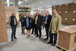 Wizyta ministra w fabryce grupy meblowej Szynaka