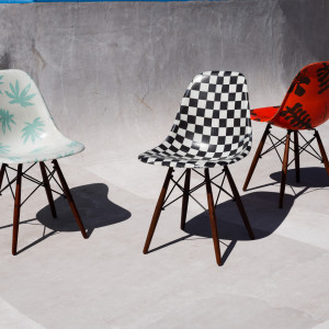 Krzesła z kolekcji Vault by Vans x Modernica - owoc współpracy marek Vault i Modernica. Fot. Vault/ Modernica 