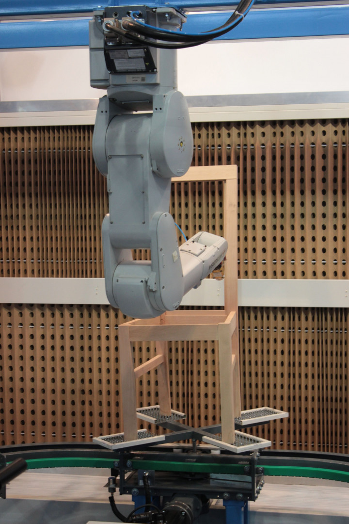Robot przemysłowy na stoisku firmy Astherm - jednego z wystawców targów "Drema". Fot. Mariusz Golak