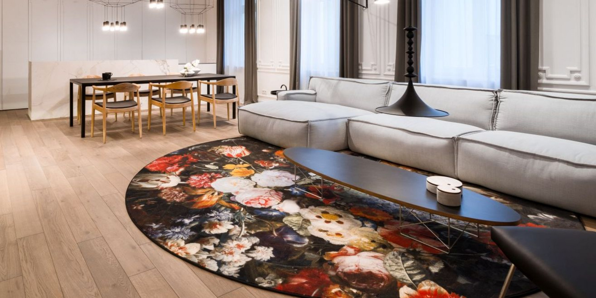 Sofa firmy Adriana Furniture w warszawskim mieszkaniu. Projekt Agnieszka Komorowska-Różycka