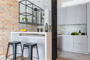 Niewidzialne szafy i meble na zamówienie – nowa realizacja Decoroom