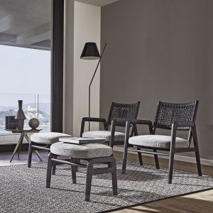 Fotele Ortiga (Design Center). Nowość 2020. Fot. Flexform