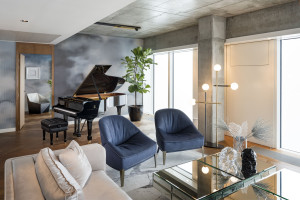 Luksusowe meble w apartamencie Oxygen na Złotej 44